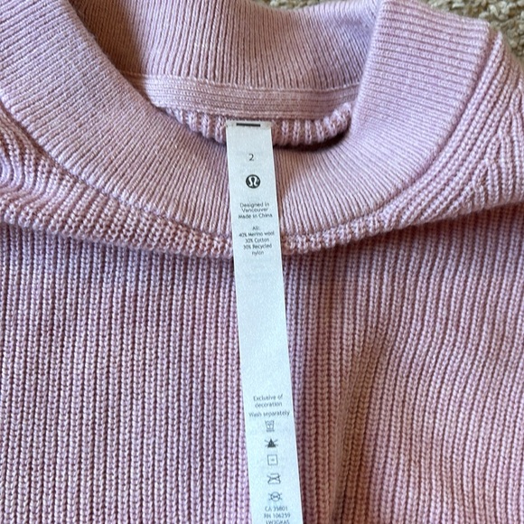 Lululemon Sweater (never worn) - Picture 3 of 3